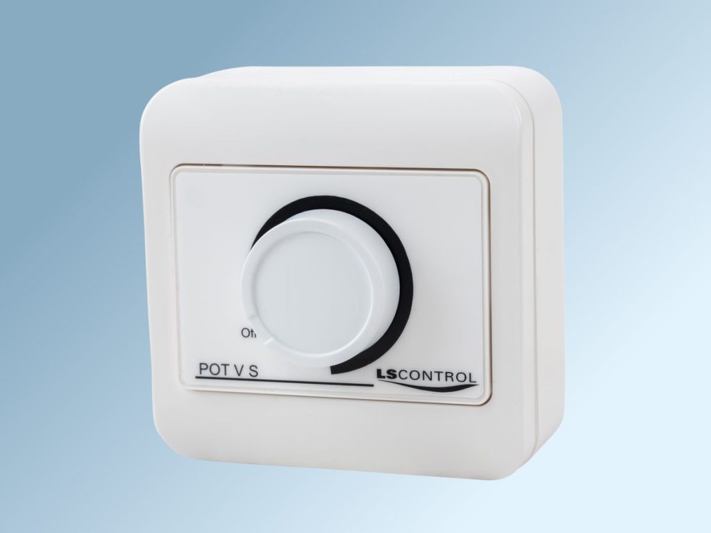 Potentiometer with internal trimmer for adjusting mimimum outout signal and switch in shaft